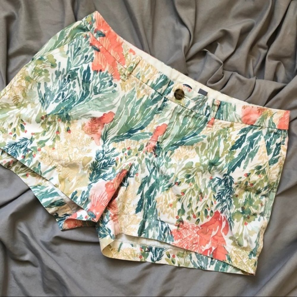 Old Navy Tropical Floral Chino Shorts 2 White